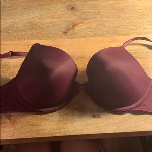 VS Pink lightly lined bra.